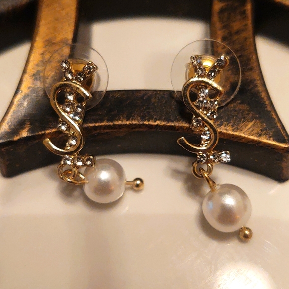 Gold earrings - Picture 1 of 3